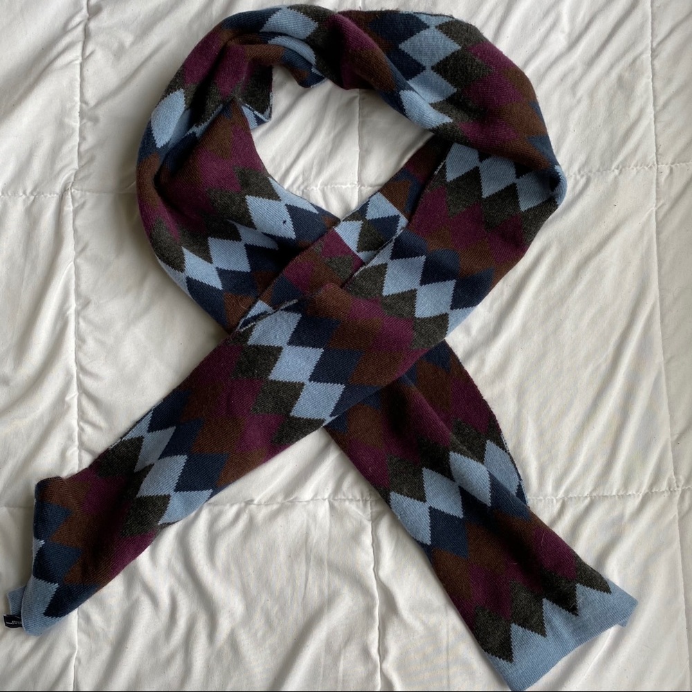 Gap Scarf